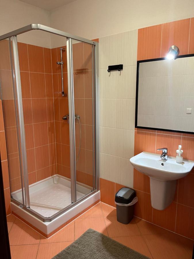 Apartman Viktoria 5 Ruzomberok Bagian luar foto